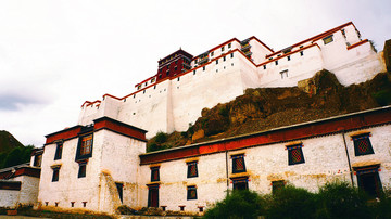 西藏日喀则小布达拉宫
