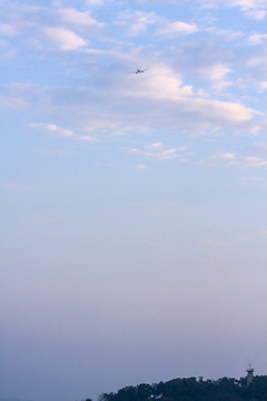 厦门环岛东路小岛屿上空的航班