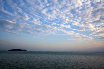 厦门岛日出朝霞满天