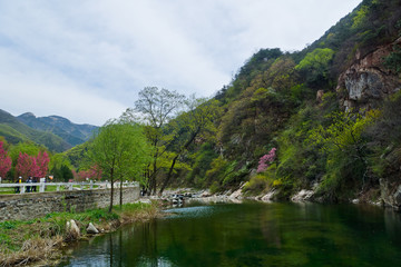 泰山彩石溪风光