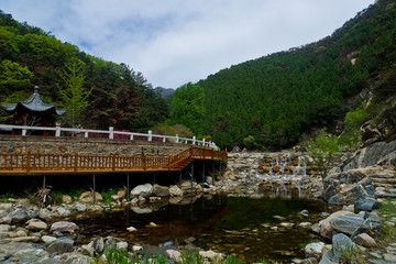 泰山彩石溪风光