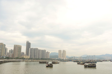 珠海港湾停泊的渔船