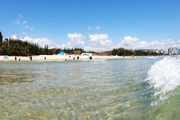 玻璃海水纯洁浪花高清背景