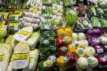 超市冷藏蔬菜区内景