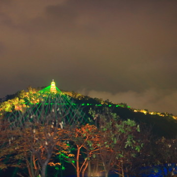 古塔灯光秀佛山市顺峰山公园