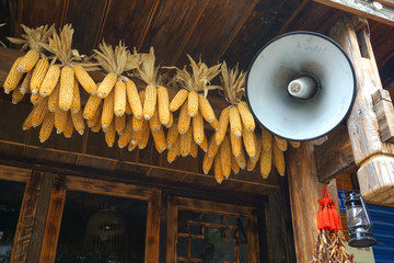 张家界土家餐馆门面装饰