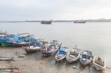 晋江岸边的渔舟