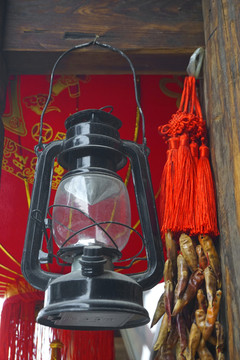 湘西乡村民居老式马灯