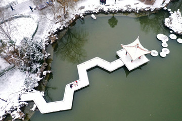 园林雪景航拍