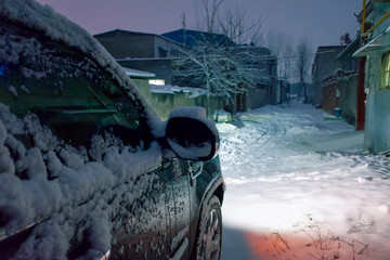 雪地驾驶车辆