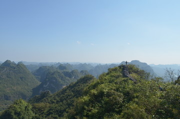 山顶远眺