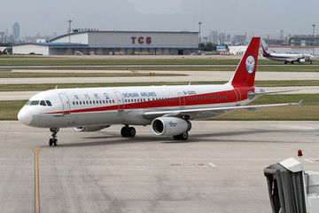 川航飞机在天津机场