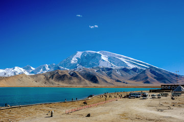 新疆喀什地区喀拉库勒幕士塔格峰