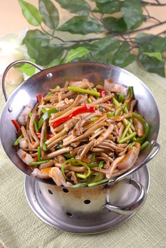 干鍋茶樹菇