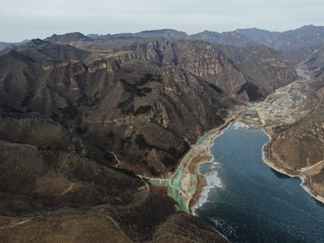 航拍高山冰湖