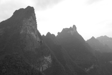 张家界天门山群山万壑黑白照片