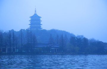 烟雨西湖