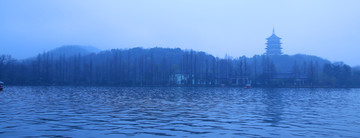 烟雨西湖