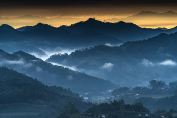 雲雾青山