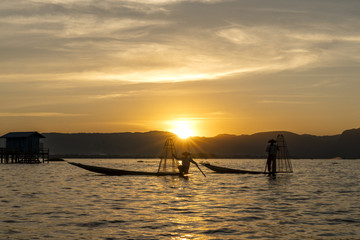缅甸渔夫的黄昏