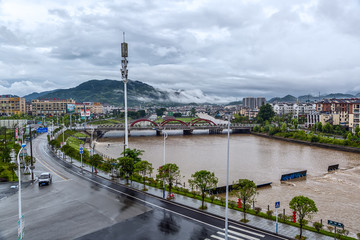 安徽旌德徽水河雨景