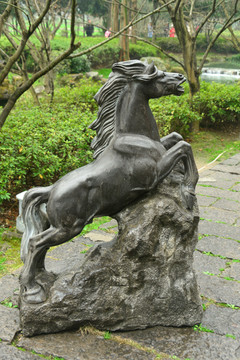 中国十二生肖雕塑午马