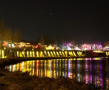 河边小镇夜景