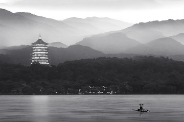 黑白西湖美景