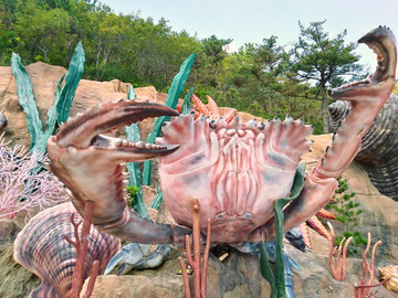 大连东海公园海底大峡谷海蟹雕塑