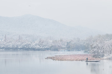 西湖雪景里西湖