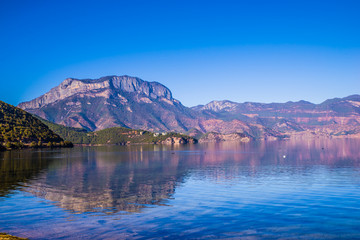 泸沽湖格姆神山