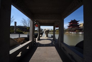 江苏淮安蓝天下的城市建筑景观