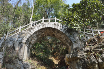 三游洞景区的古石桥