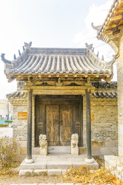 中式宅院大门