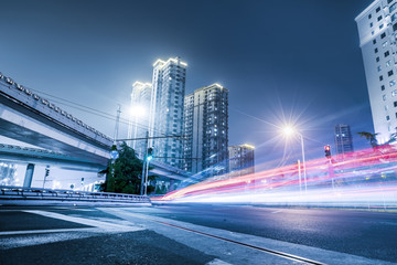 城市道路和车流光影