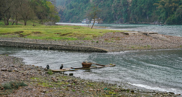 漓江岸边