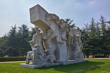 独立和民主主题雕塑