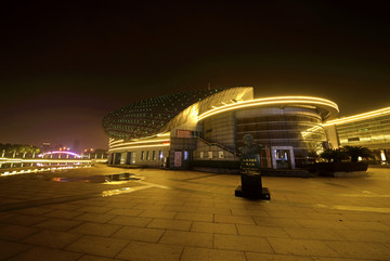 金华施光南音乐广场音乐厅夜景