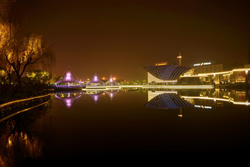 金华施光南音乐广场音乐厅夜景