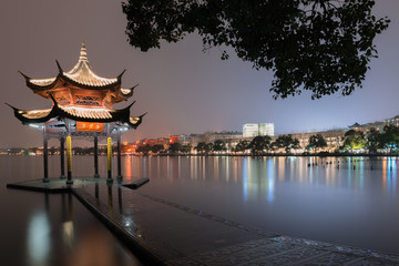 杭州西湖集贤亭城市夜景