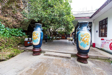 贵阳黔灵山公园麒麟洞装饰花瓶