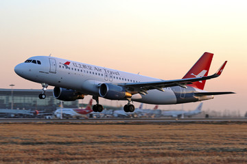 红土航空空客A320飞机起飞