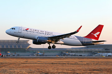 红土航空空客A320飞机起飞