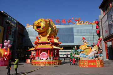 豫珑城春节花灯装饰