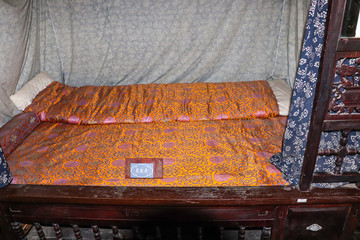 古典木花板床