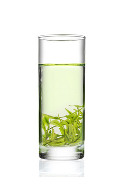 安吉白茶新茶茶湯沖泡白底圖