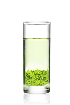 碧螺春新茶茶湯沖泡白底圖