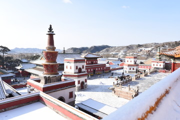 雪中普宁寺