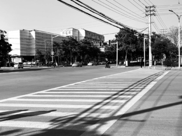 黑白城巿路景