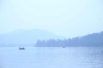 烟雨西湖